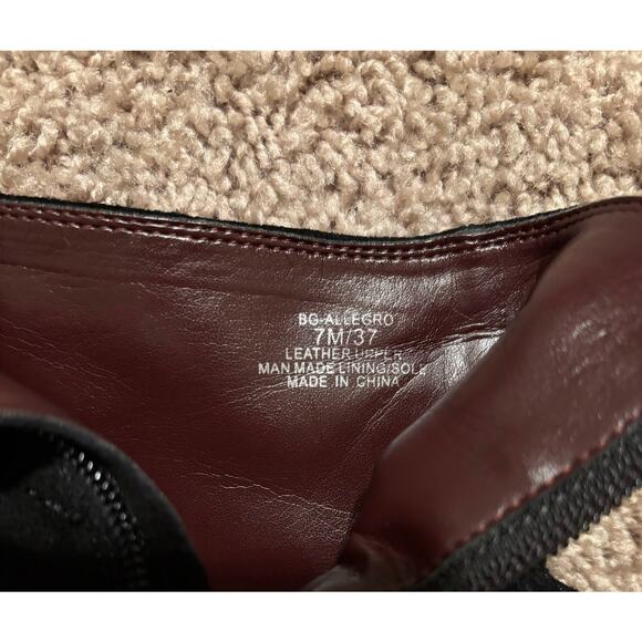 BCBG Boots Size 7 - Picture 5 of 7